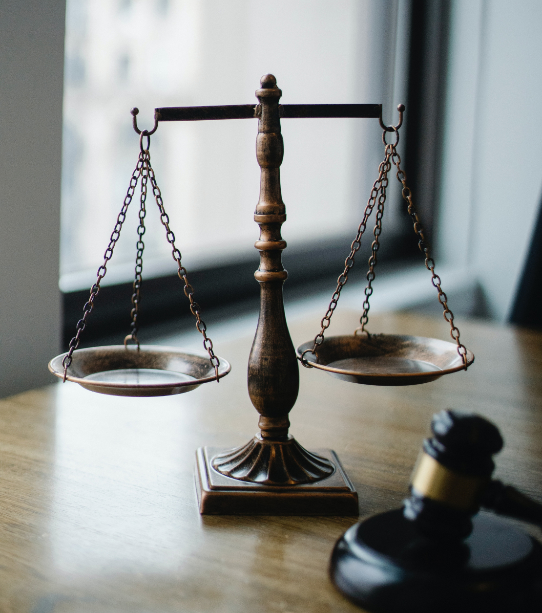 Work of a criminal lawyer with evidence base.